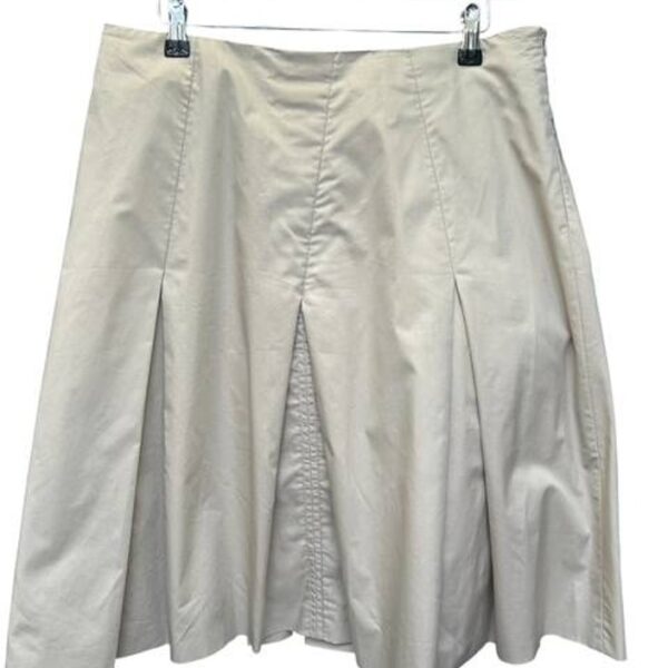 Akris Knee-length Skirt Beige Size: 16