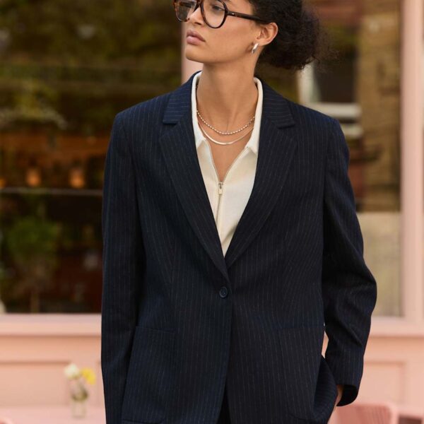 BAUKJEN Tailored Pinstripe Blazer with Wool Navy