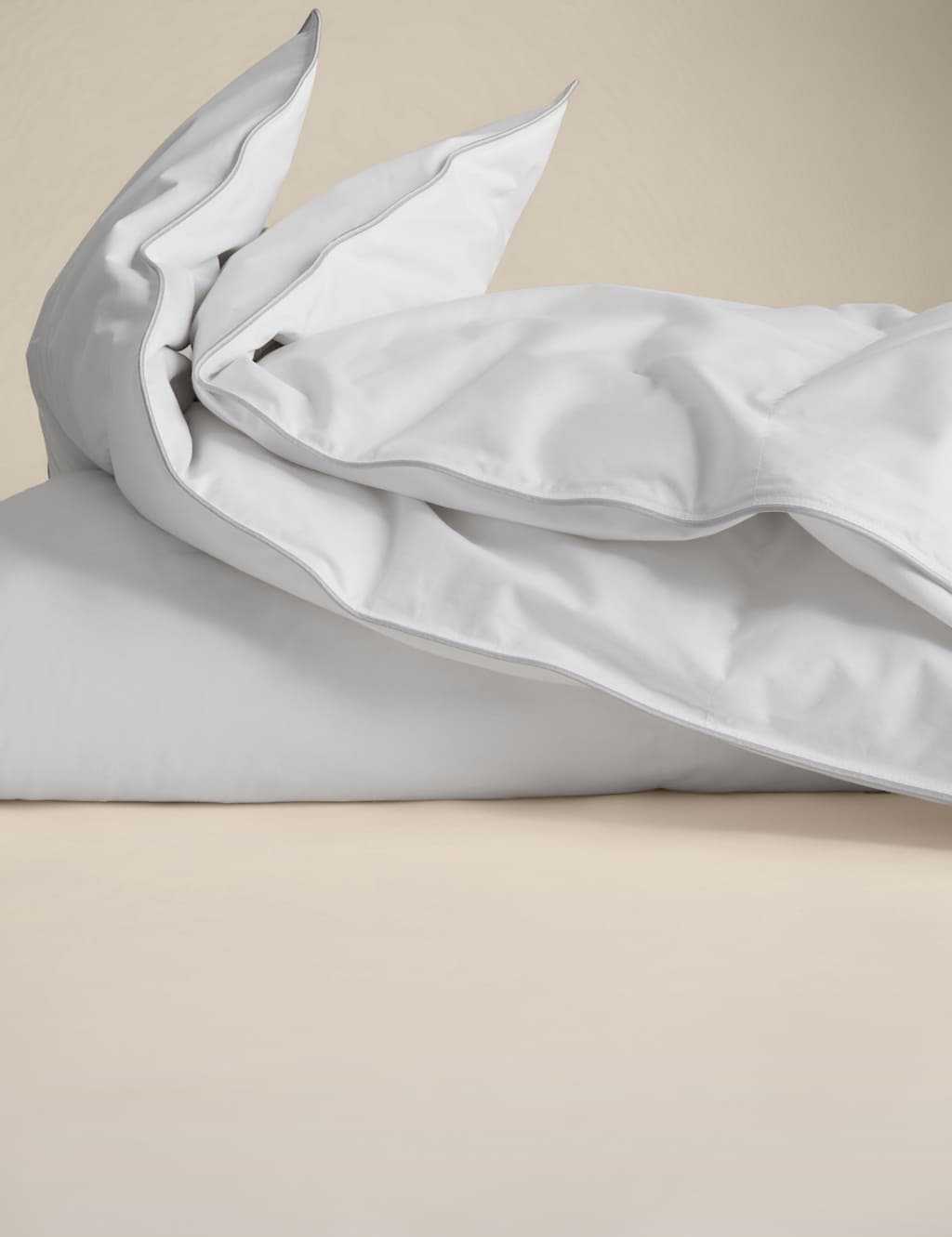 M&S Luxury Hungarian Goose Down 13.5 Tog Duvet White