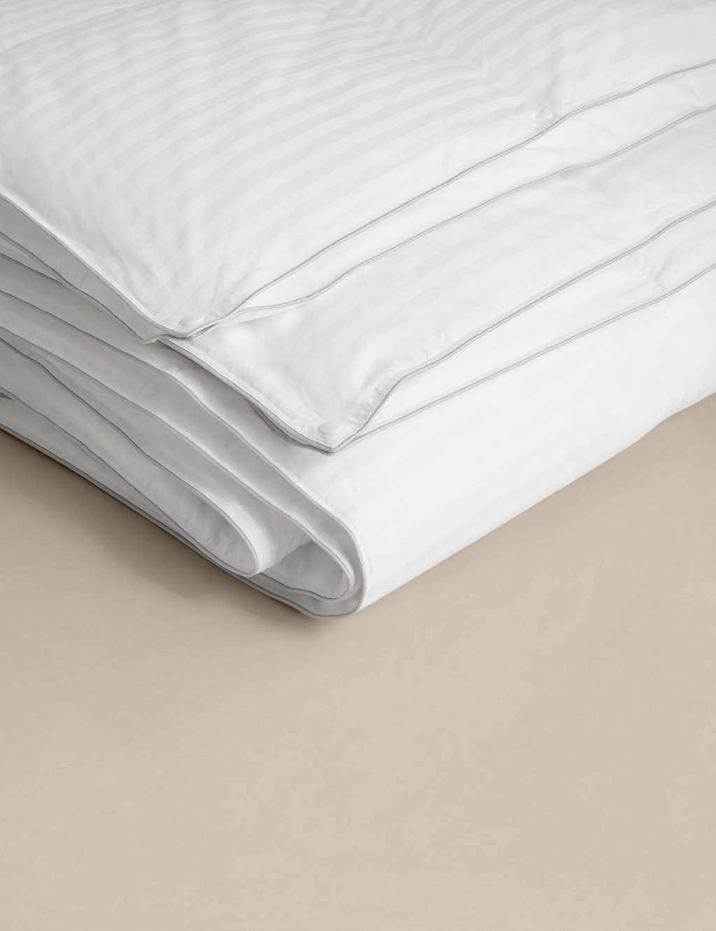 M&S Luxury Hungarian Goose Down 13.5 Tog All Seasons 3-in-1 Duvet White
